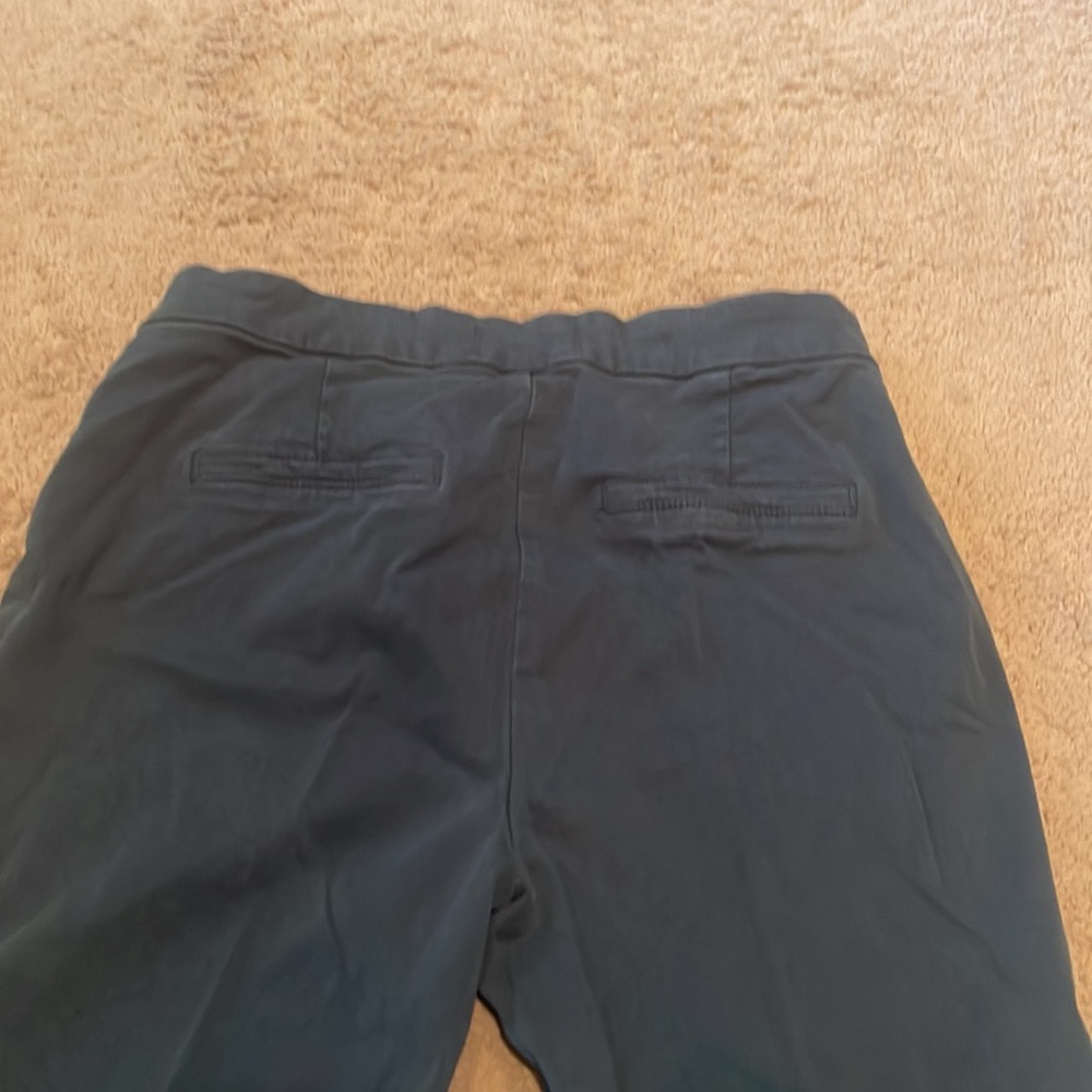 Cotton/rayon Green pants. Like new size 2 - Picture 2 of 3